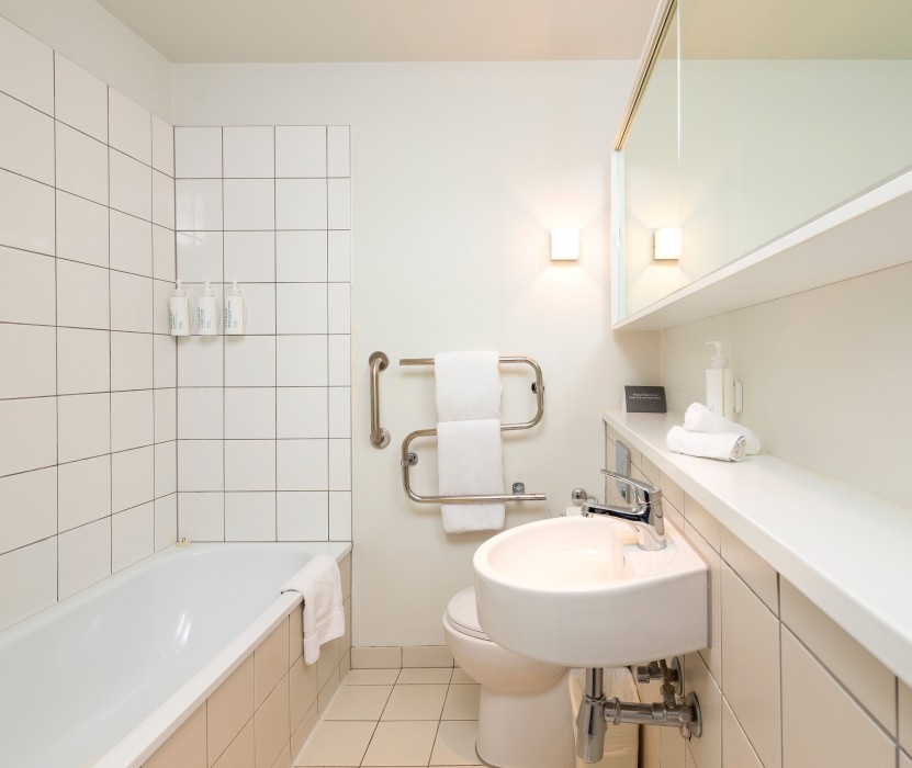 Auckland Harbour Suites 4/24