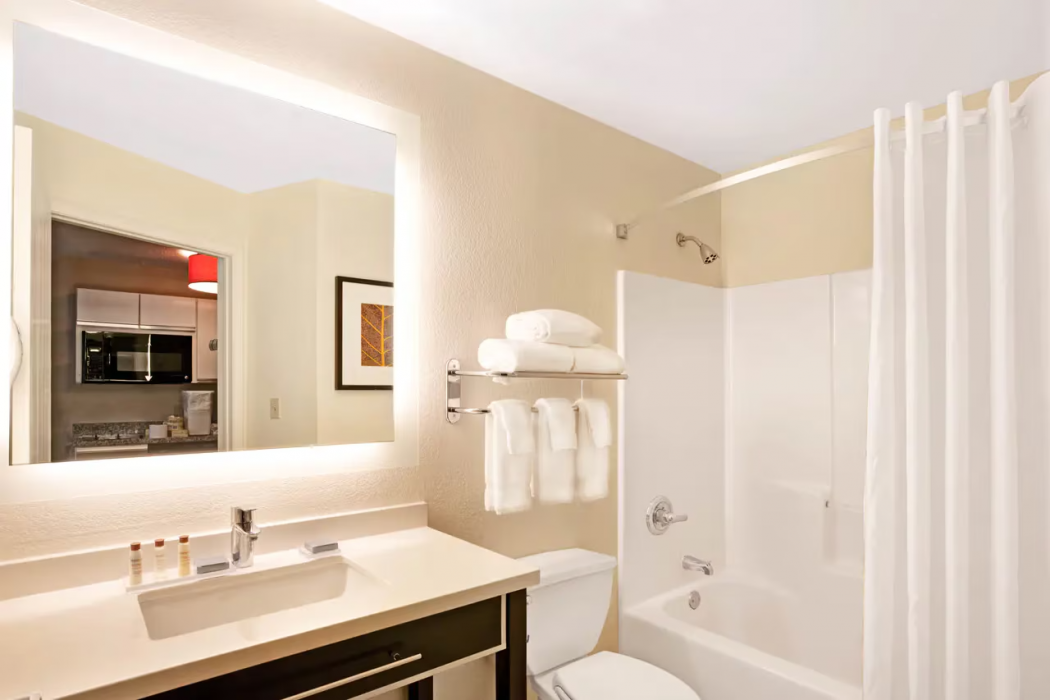 MainStay Suites Detroit Farmington Hills 16/36