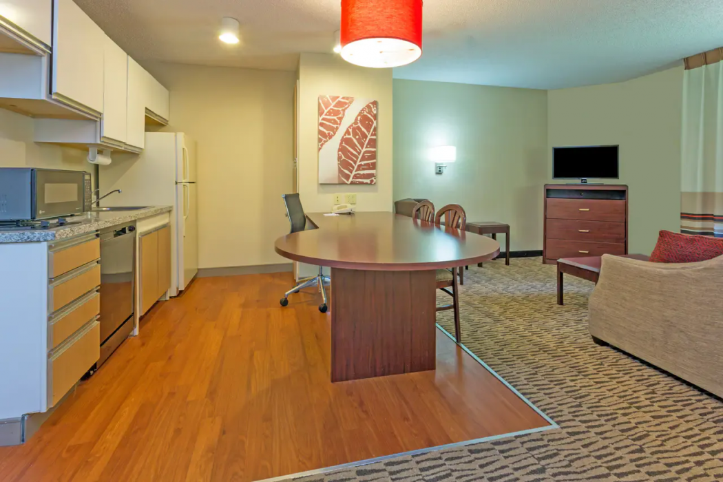 MainStay Suites Detroit Farmington Hills 20/36