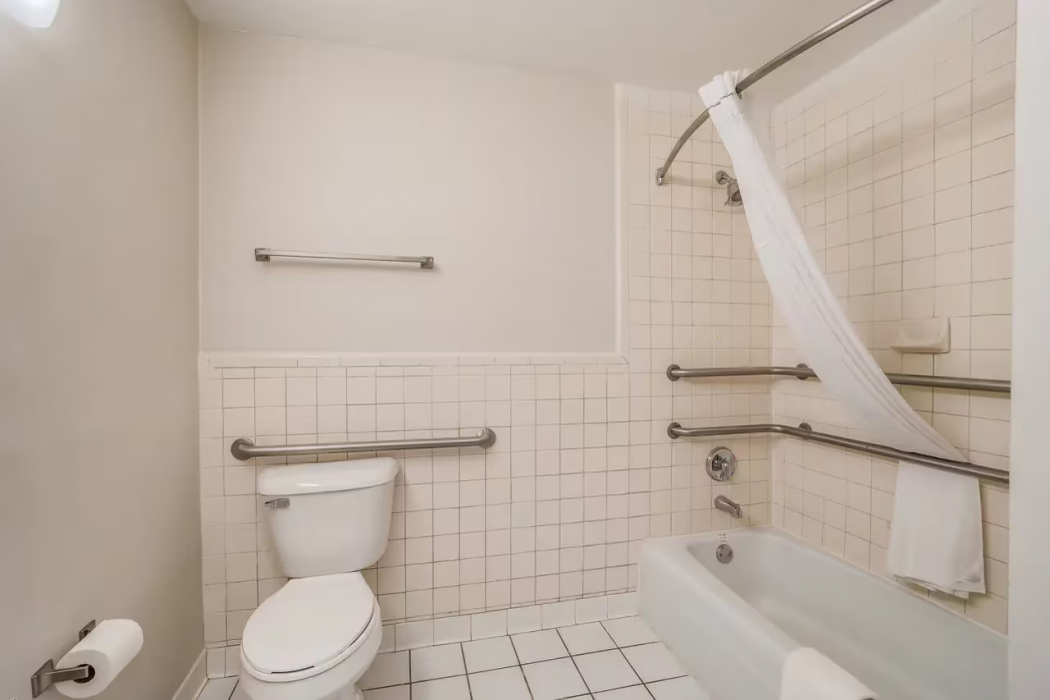 Clarion Inn & Suites Florence - Darlington 15/31
