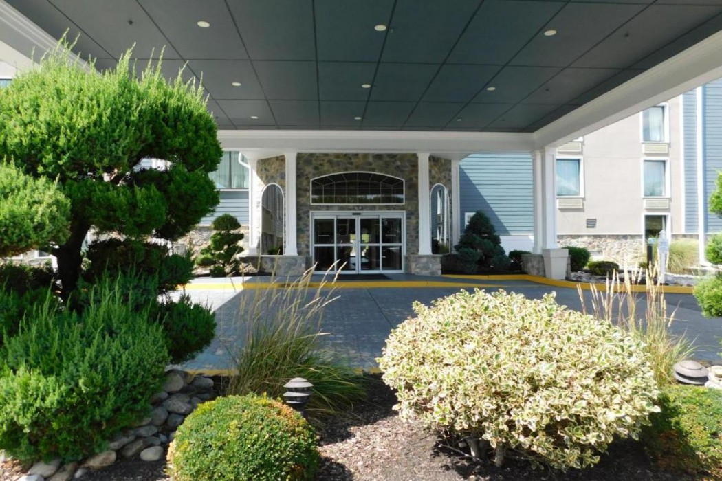 Comfort Inn & Suites Glen Mills - West Chester 4/25