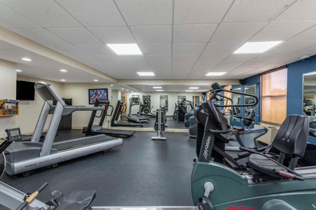 Comfort Inn & Suites Glen Mills - West Chester 17/25