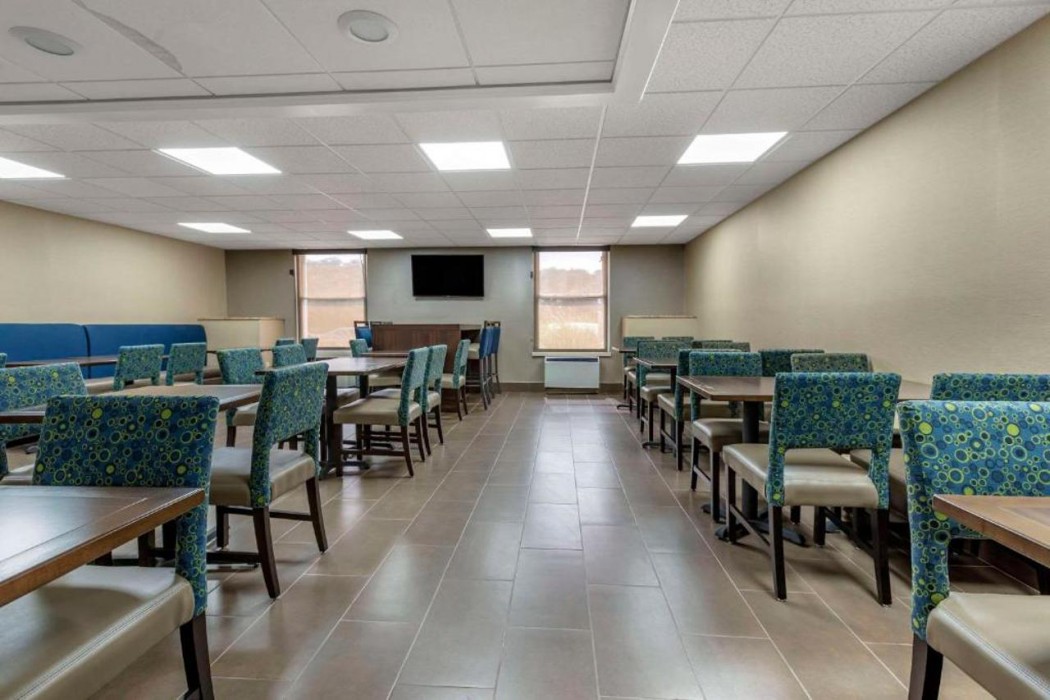 Comfort Inn & Suites Glen Mills - West Chester 15/25