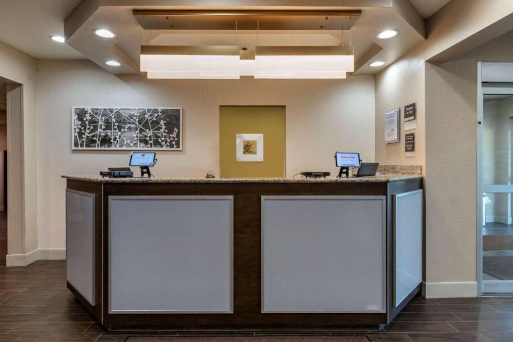 Sleep Inn and Suites Kalamazoo, MI 6/36