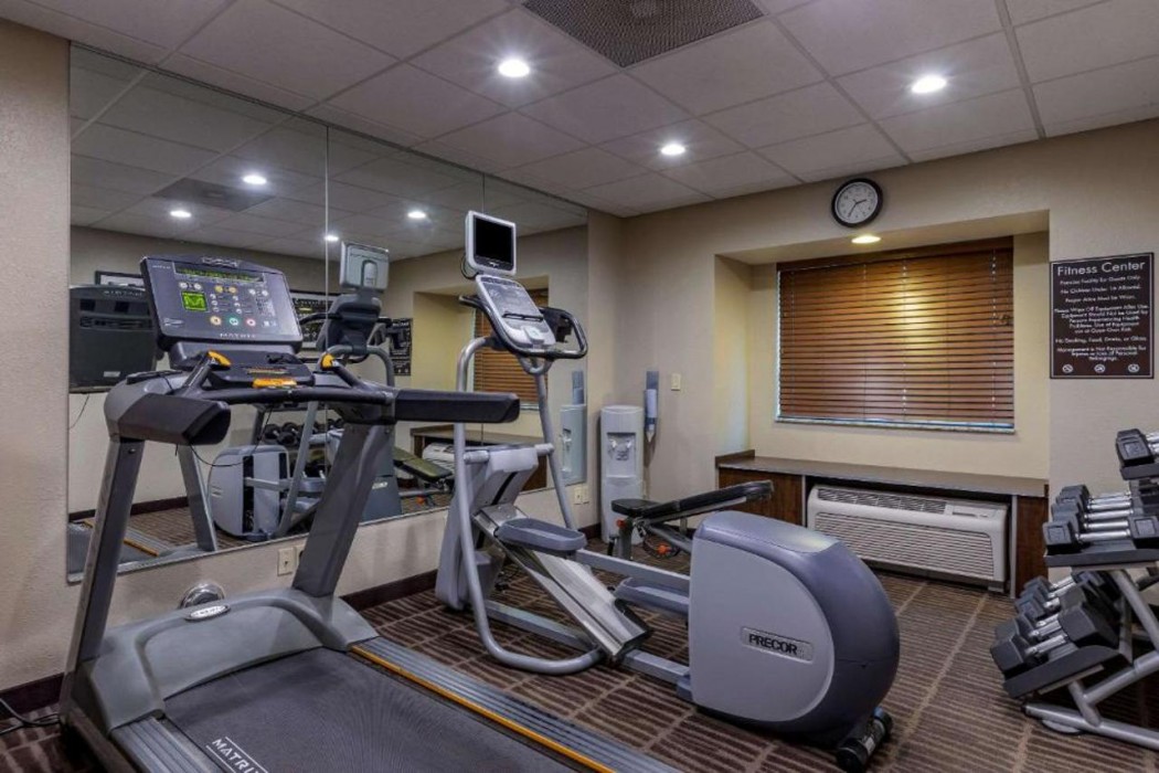 Sleep Inn and Suites Kalamazoo, MI 22/36