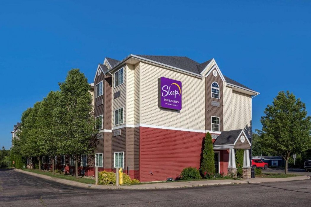 Sleep Inn and Suites Kalamazoo, MI 1/36
