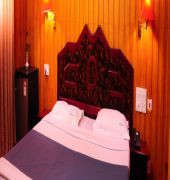 PAULSON PARK HOTEL 7/50