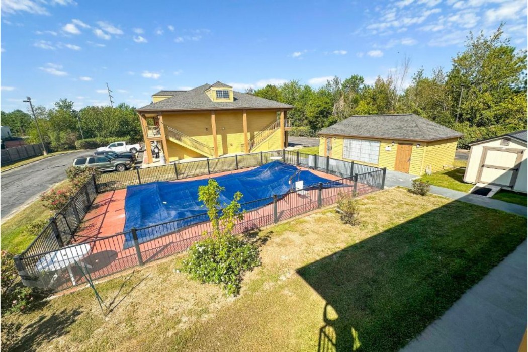 Bonita Lakes Inn by Capital O Meridian I20 43/68