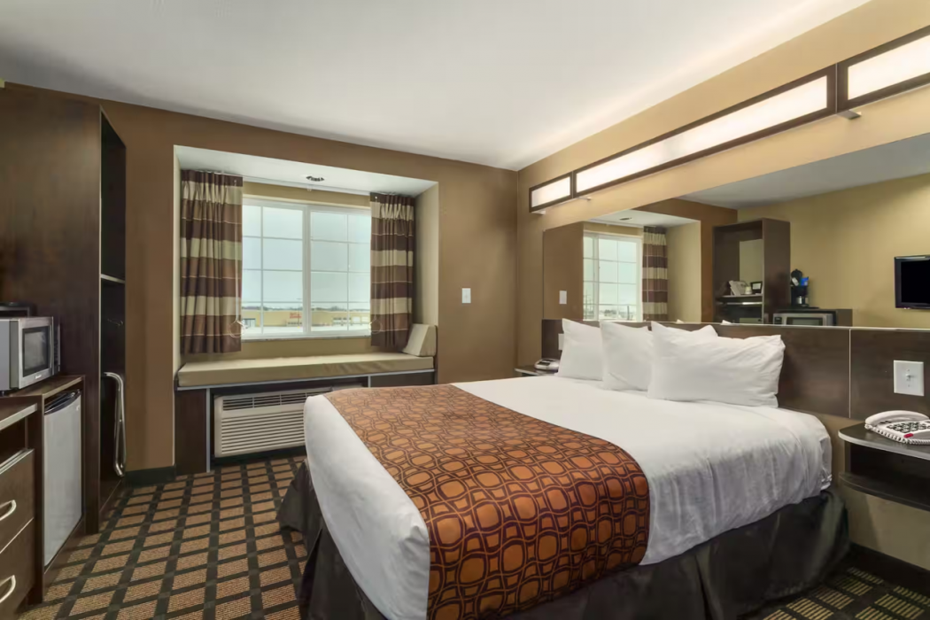 Microtel Inn & Suites By Wyndham Minot 10/20