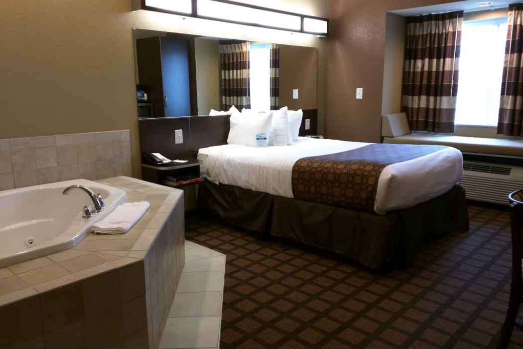 Microtel Inn & Suites By Wyndham Minot 4/20