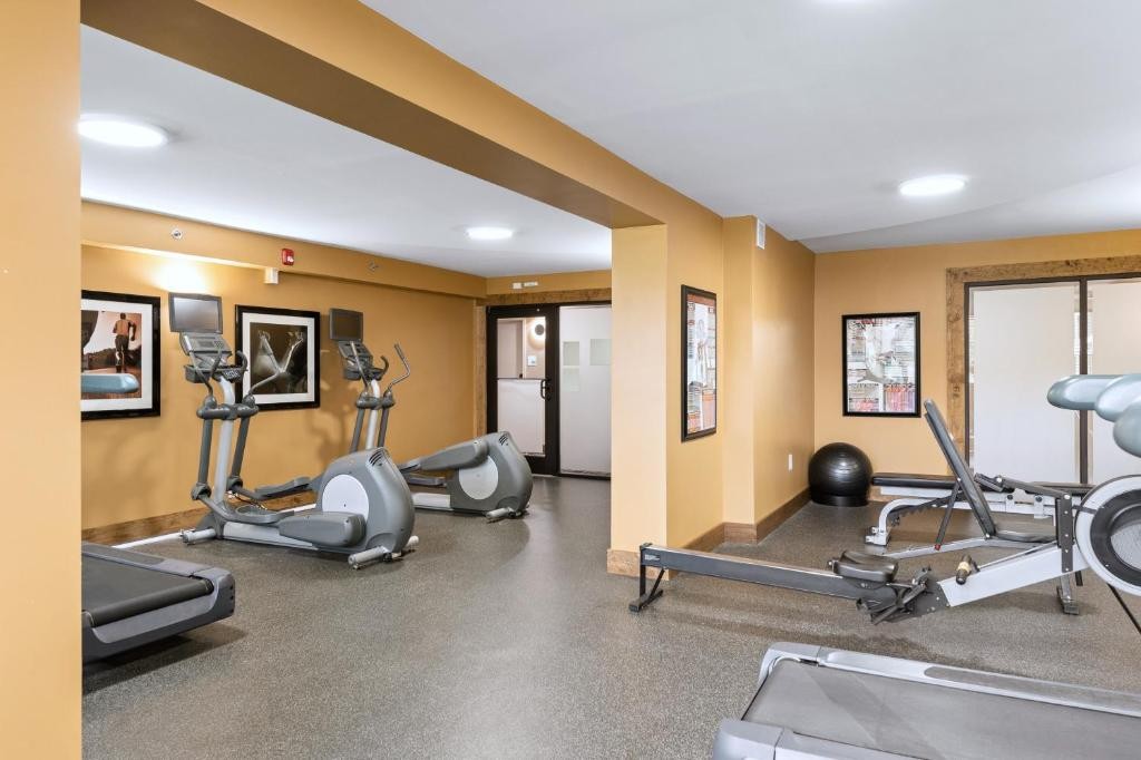 DoubleTree by Hilton Greensboro Airport 28/45