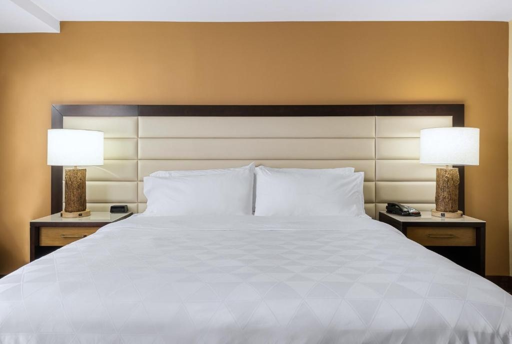 DoubleTree by Hilton Greensboro Airport 17/45