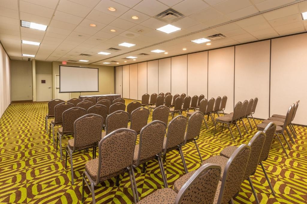 DoubleTree by Hilton Greensboro Airport 25/45