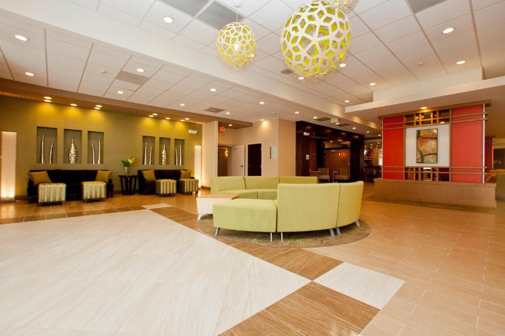 DoubleTree by Hilton Greensboro Airport 8/45