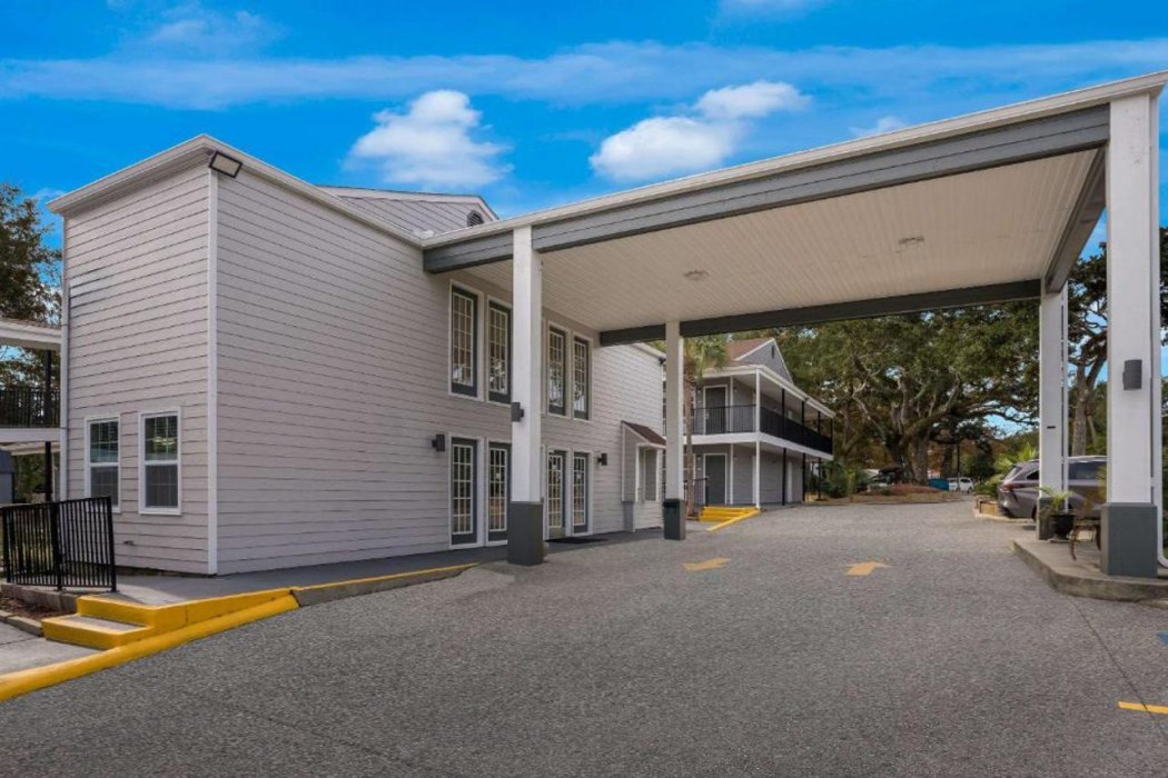 Quality Inn Ocean Springs, MS image