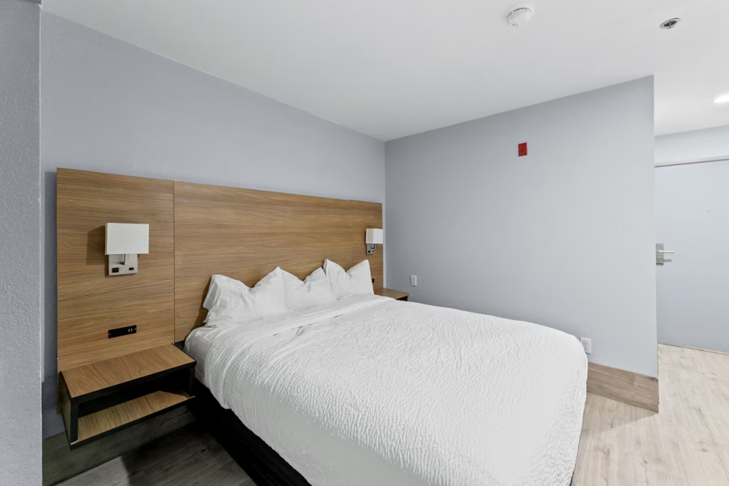 Days Inn by Wyndham San Antonio Downtown 8/19