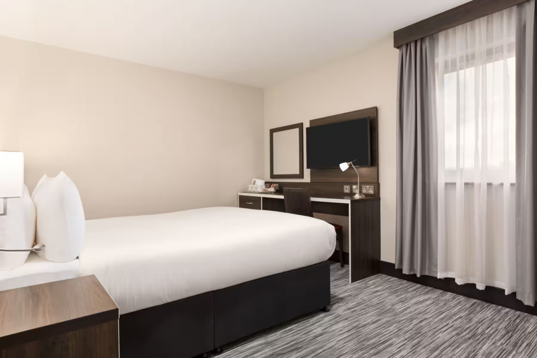 Ramada by Wyndham Cobham 14/47