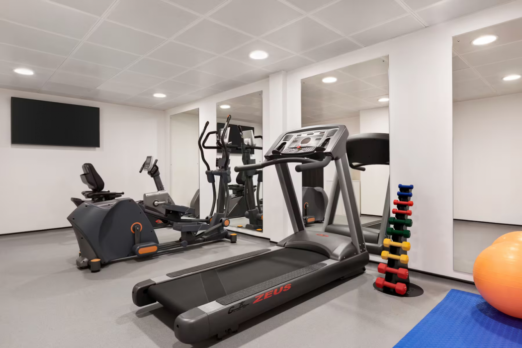 Ramada by Wyndham Cobham 24/47