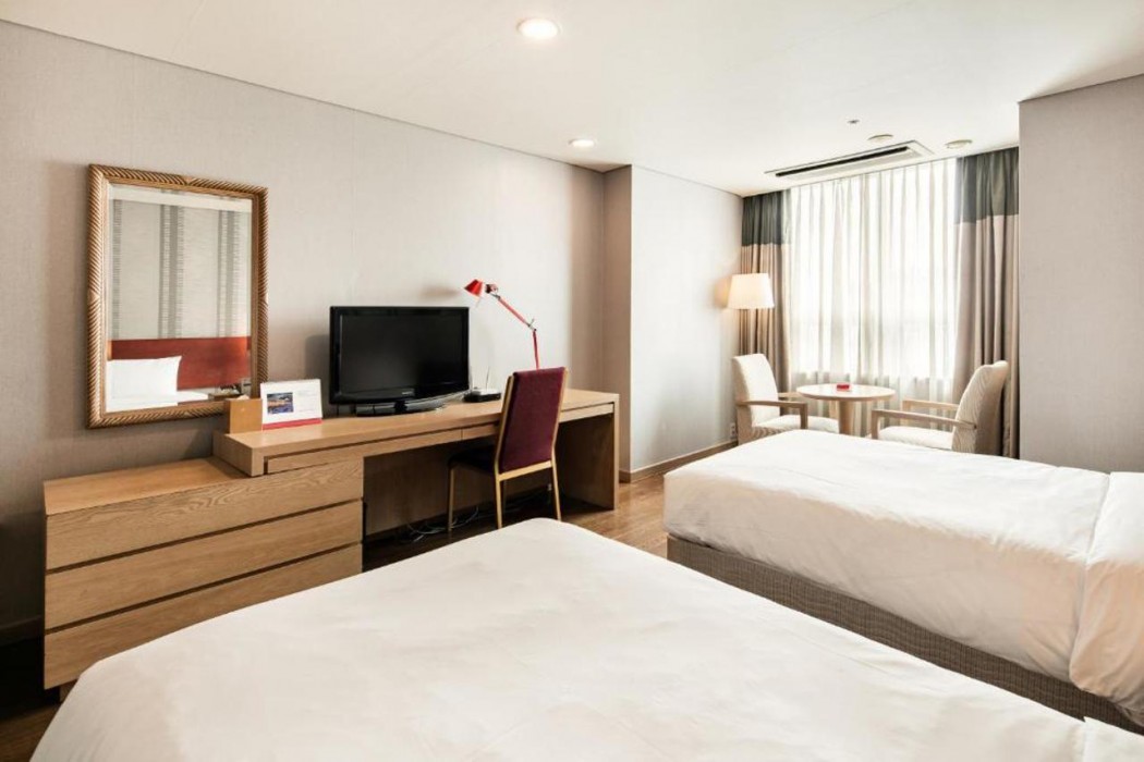 Ramada Hotel & Suites by Wyndham Seoul Namdaemun 10/61