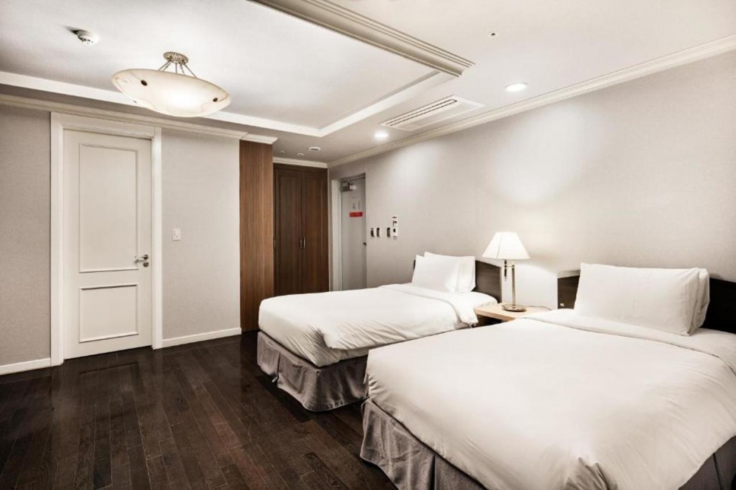 Ramada Hotel & Suites by Wyndham Seoul Namdaemun 12/61