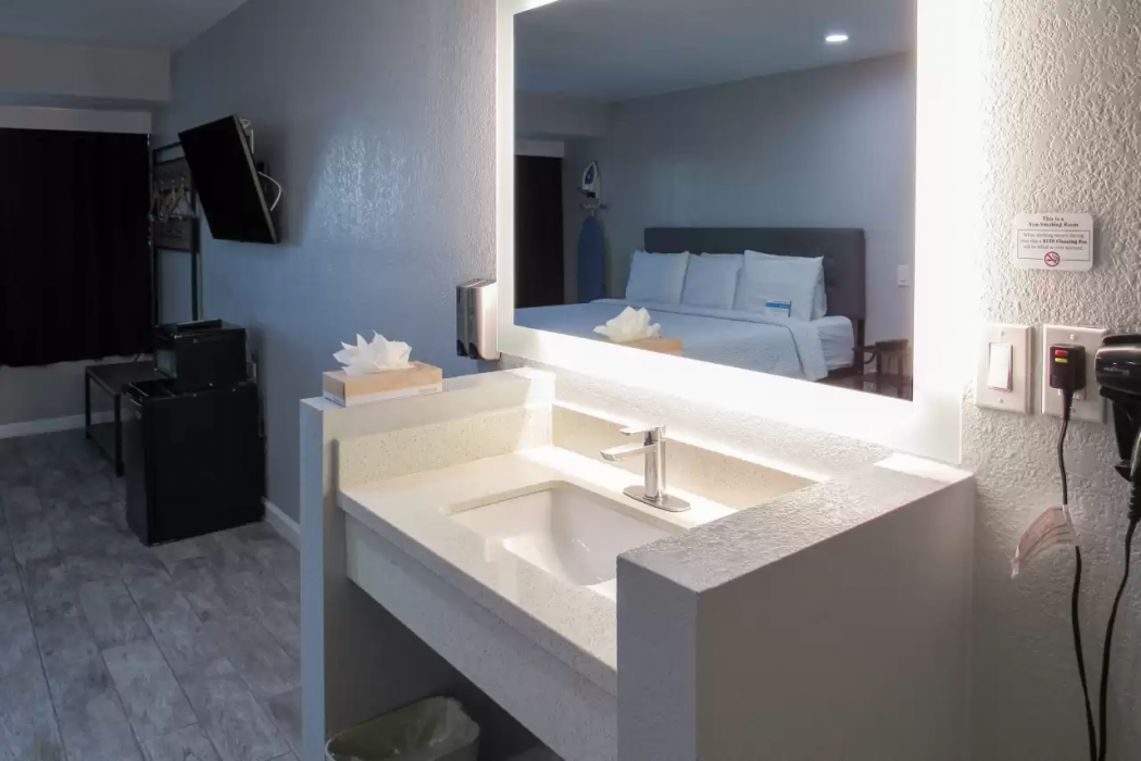 Capri Suites Anaheim, CA 11/21