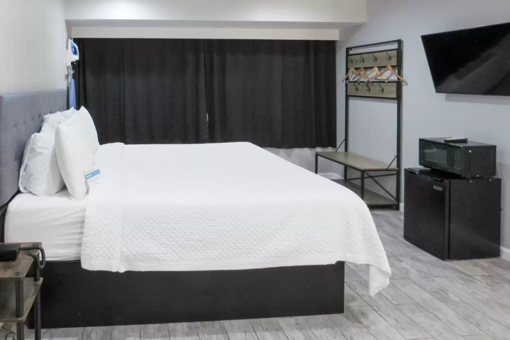 Capri Suites Anaheim, CA 7/21