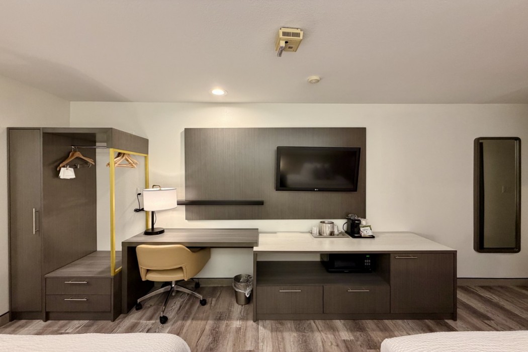 Ramada Limited Bloomington 13/30