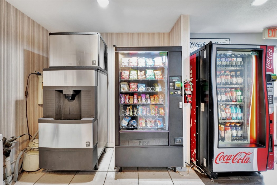 Ramada Limited Bloomington 23/30