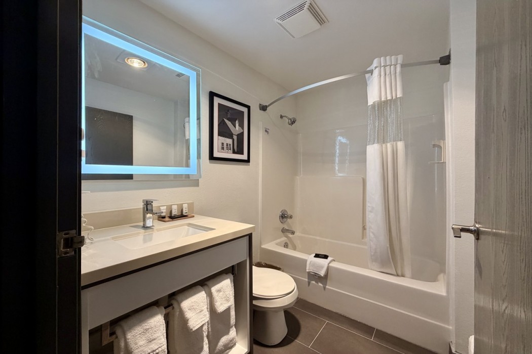 Ramada Limited Bloomington 27/30