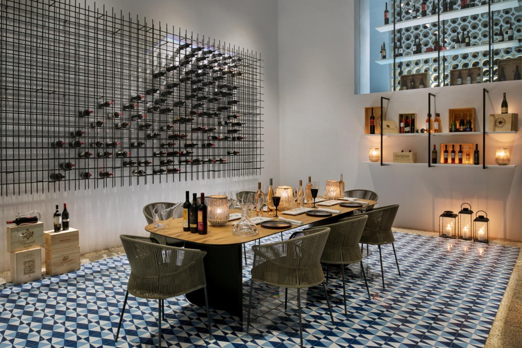 Mykonos Grand Hotel and Resort 72/76