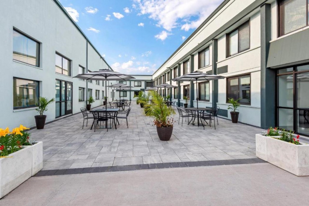 HomeTowne Studios by Red Roof & Conference Center Cortland 13/55