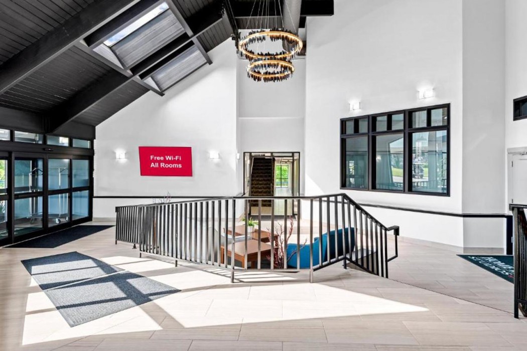 HomeTowne Studios by Red Roof & Conference Center Cortland 14/55