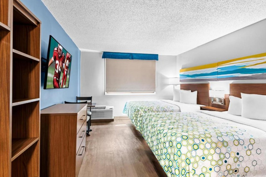 HomeTowne Studios by Red Roof & Conference Center Cortland 22/55