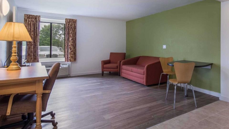 Motel6 Oriskany, NY 20/57