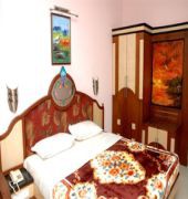 HOTEL SARKAR PALACE 2/5