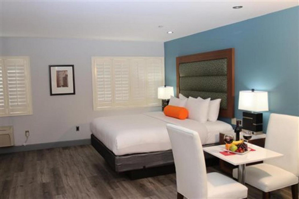 BLVD Hotel and Studios Universal-Hollywood, an Ascend Collection Hotel 17/75