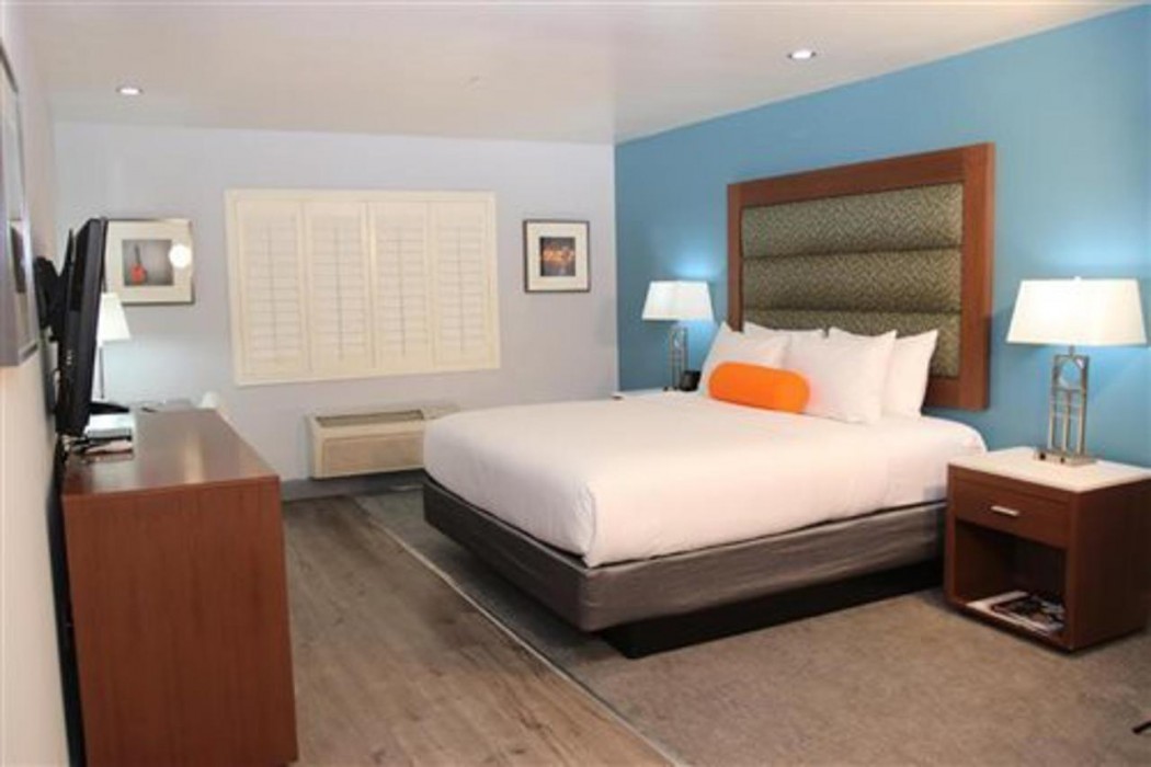 BLVD Hotel and Studios Universal-Hollywood, an Ascend Collection Hotel 23/75