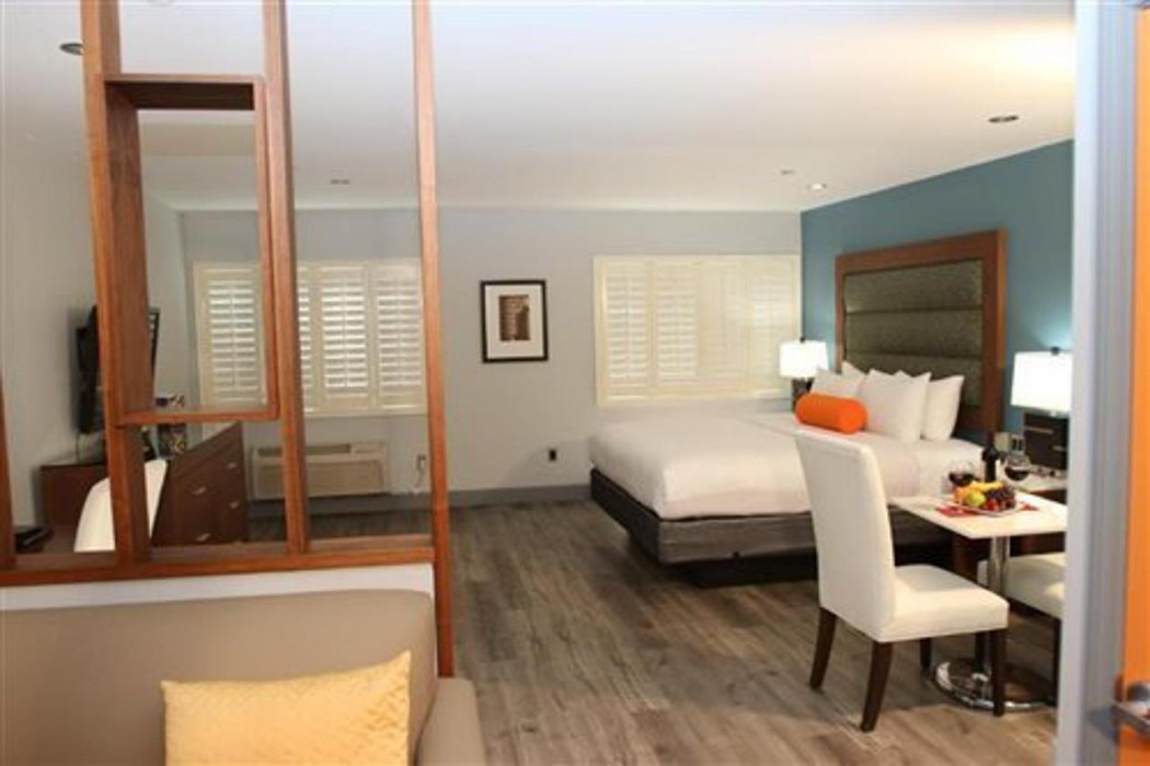 BLVD Hotel and Studios Universal-Hollywood, an Ascend Collection Hotel 16/75