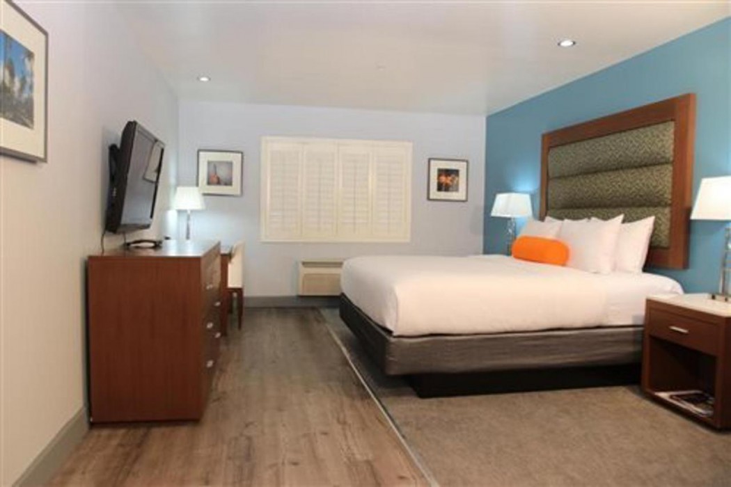 BLVD Hotel and Studios Universal-Hollywood, an Ascend Collection Hotel 27/75
