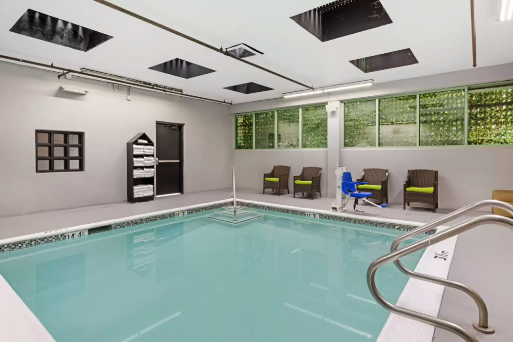 BLVD Hotel and Studios Universal-Hollywood, an Ascend Collection Hotel 45/75