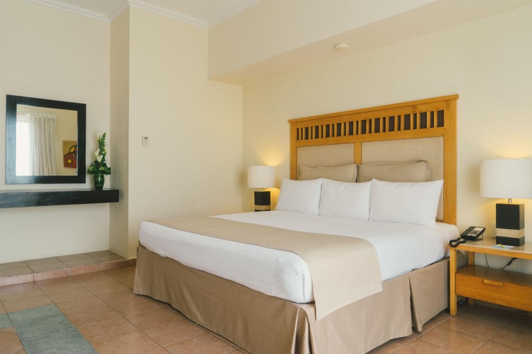 Deluxe Room Queen Bed