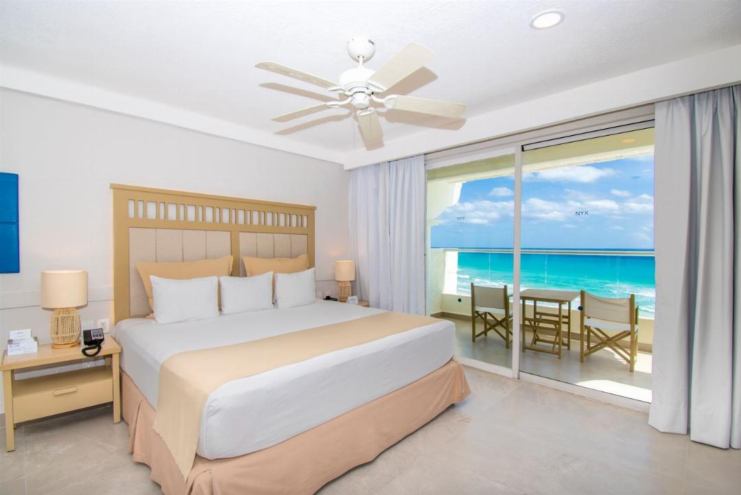 Junior Suite Queen Bed