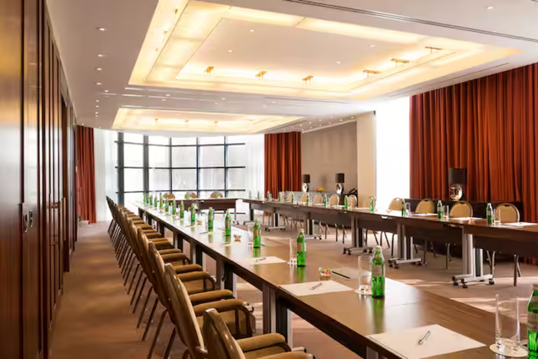 Hilton Kyiv 27/70