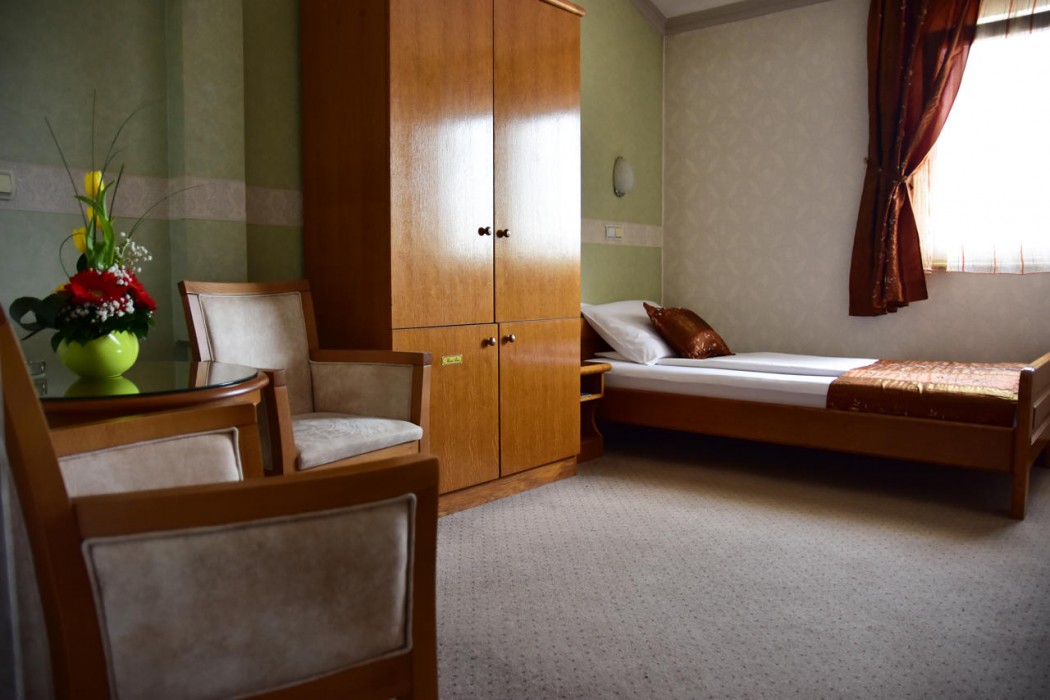 Hotel Lav 50/82