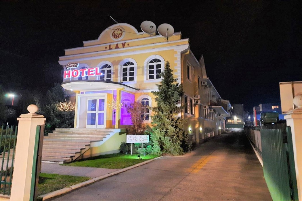Hotel Lav 4/82