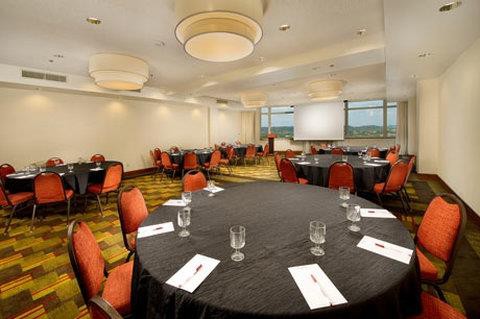 Drury Inn & Suites Orlando 23/60