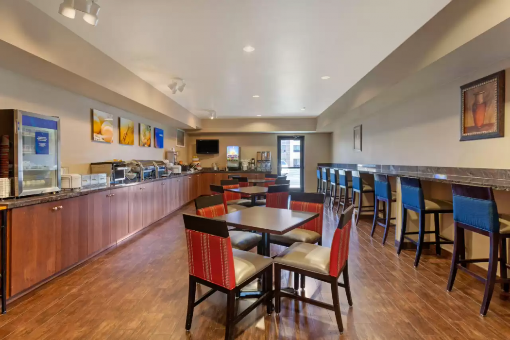Comfort Inn Suites Page At Lake Powell 18/30