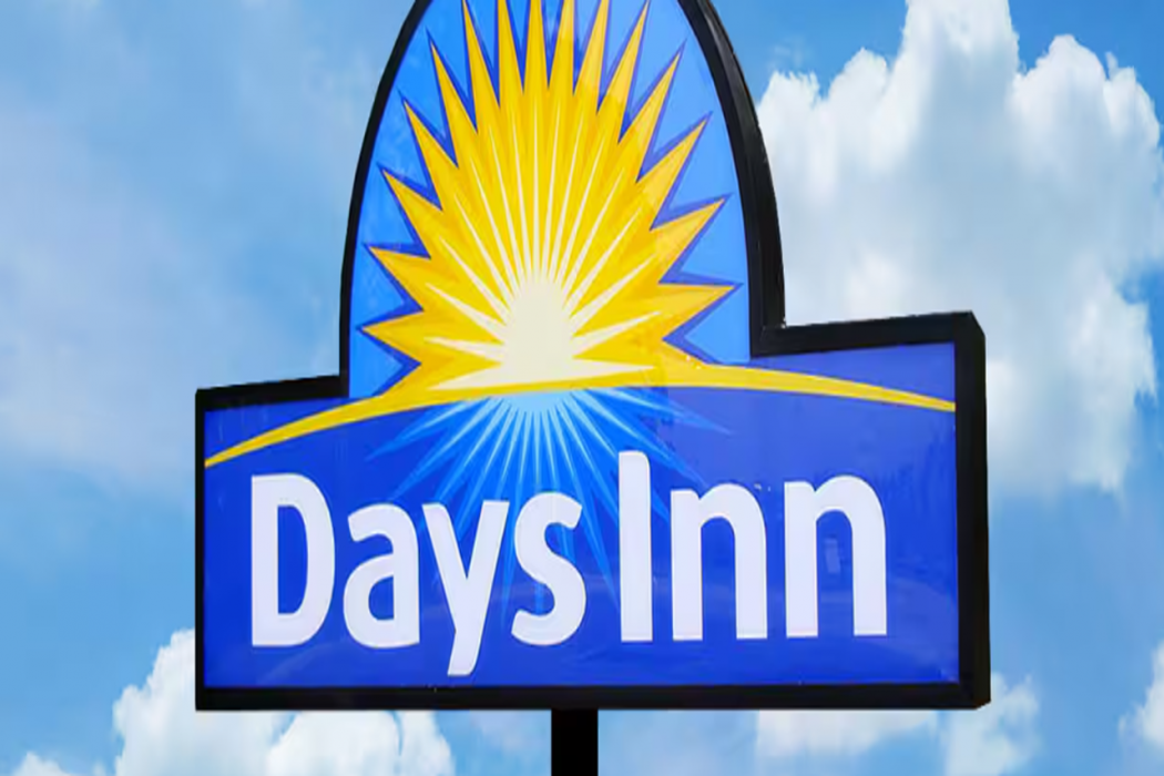 Days Inn & Suites by Wyndham Texas City 1/52