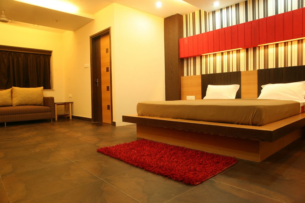 HOTEL TRIMOORTI 1/4