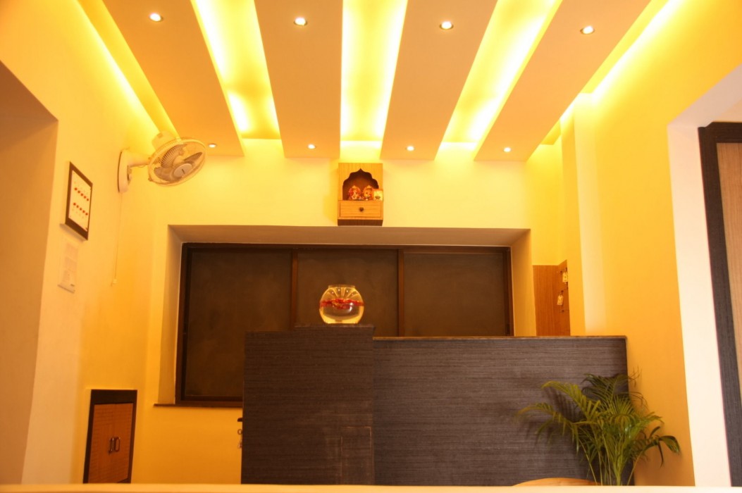 HOTEL TRIMOORTI 2/4